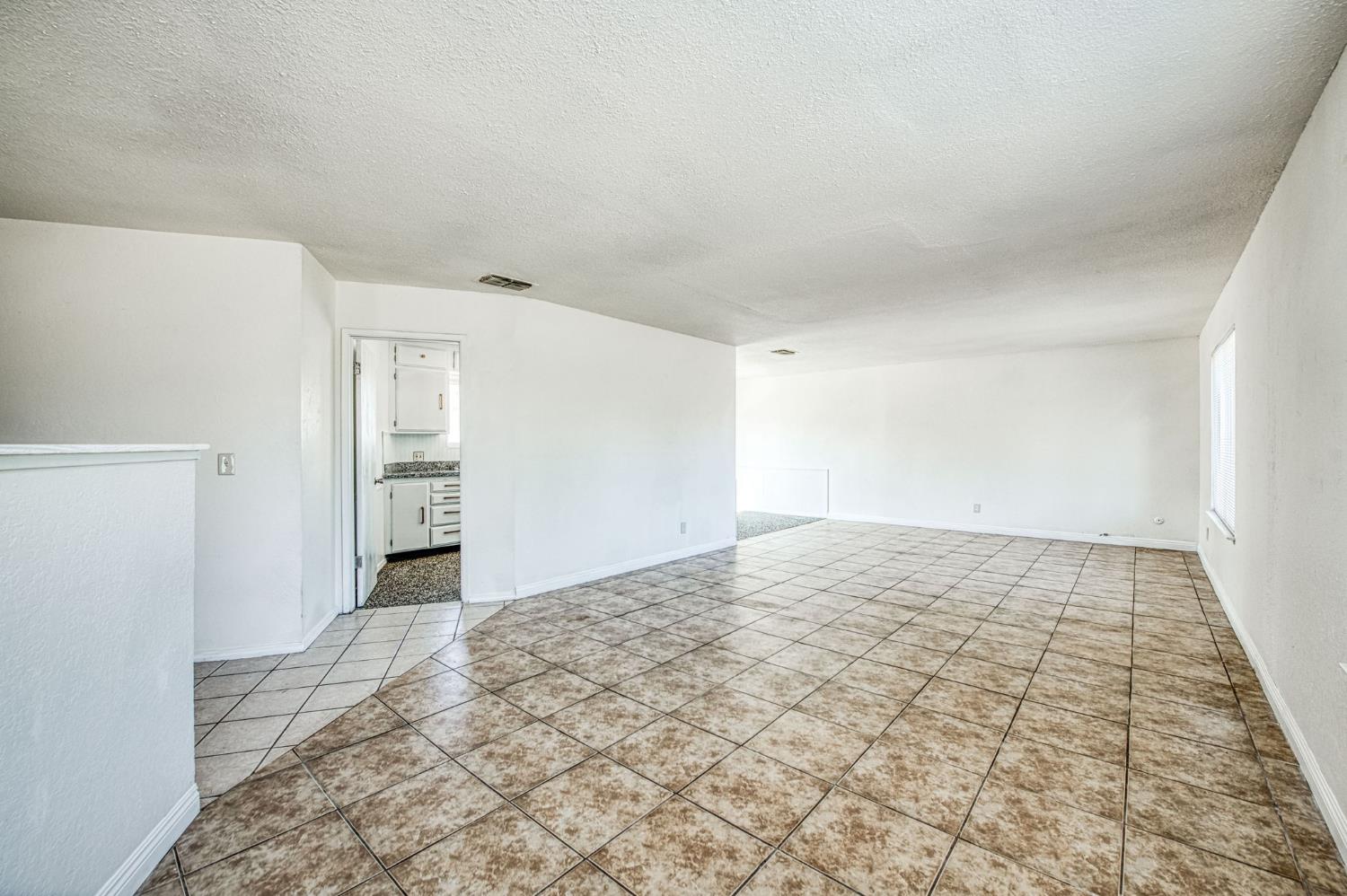 2335 W Cornell Ave, Fresno, CA 93705
