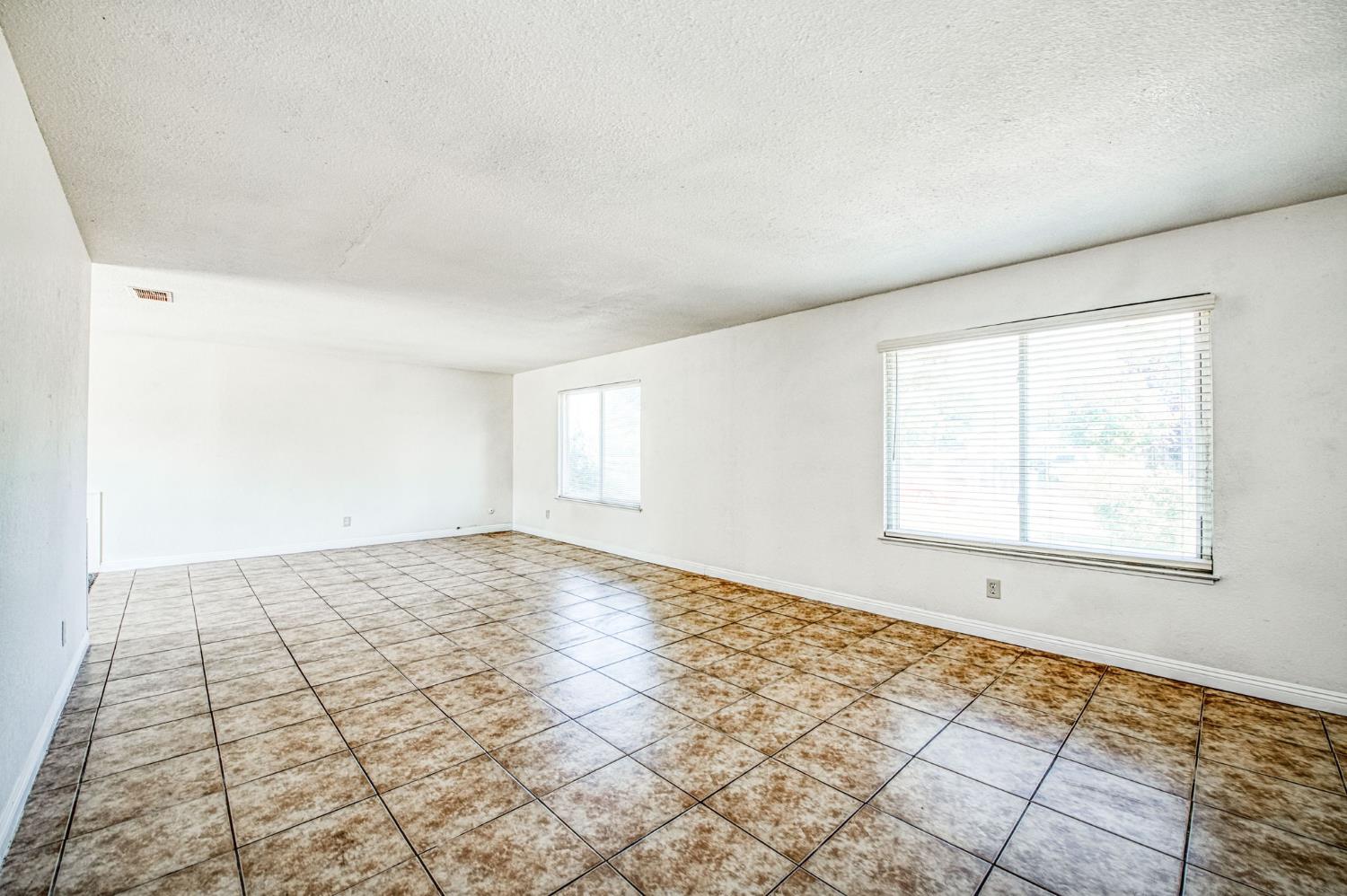 2335 W Cornell Ave, Fresno, CA 93705