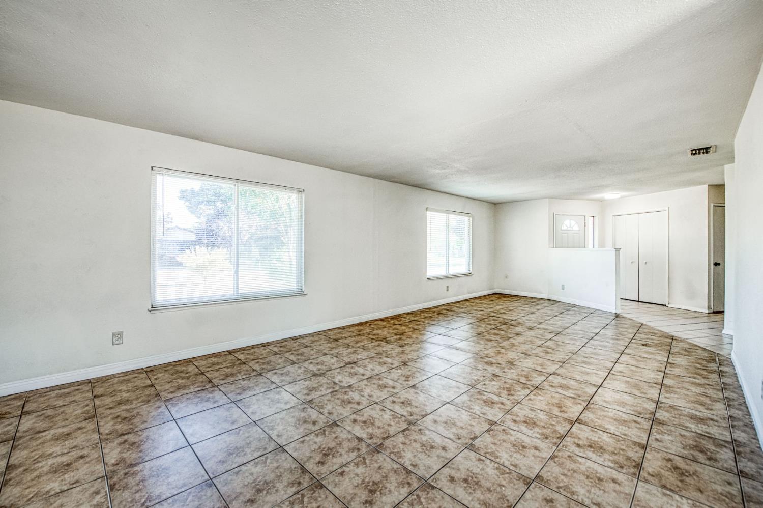 2335 W Cornell Ave, Fresno, CA 93705