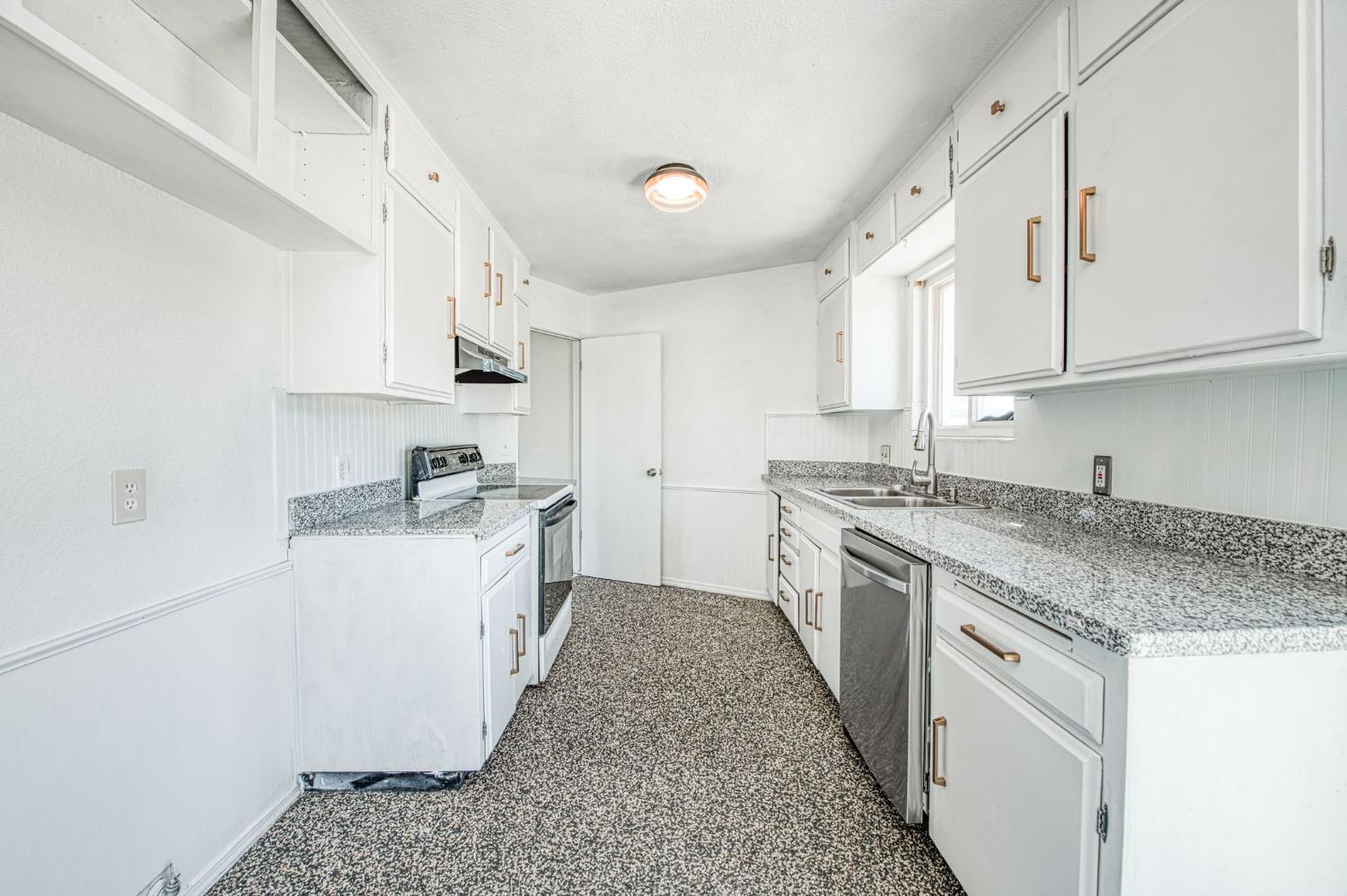 2335 W Cornell Ave, Fresno, CA 93705