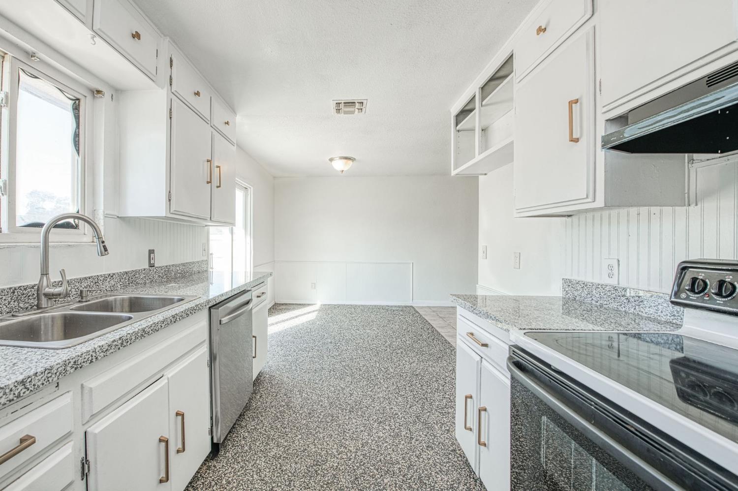 2335 W Cornell Ave, Fresno, CA 93705