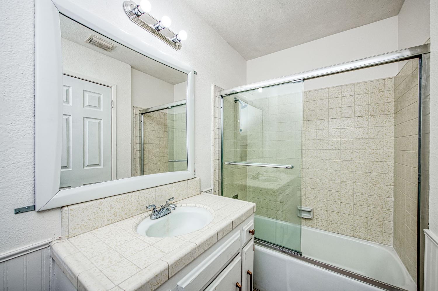 2335 W Cornell Ave, Fresno, CA 93705