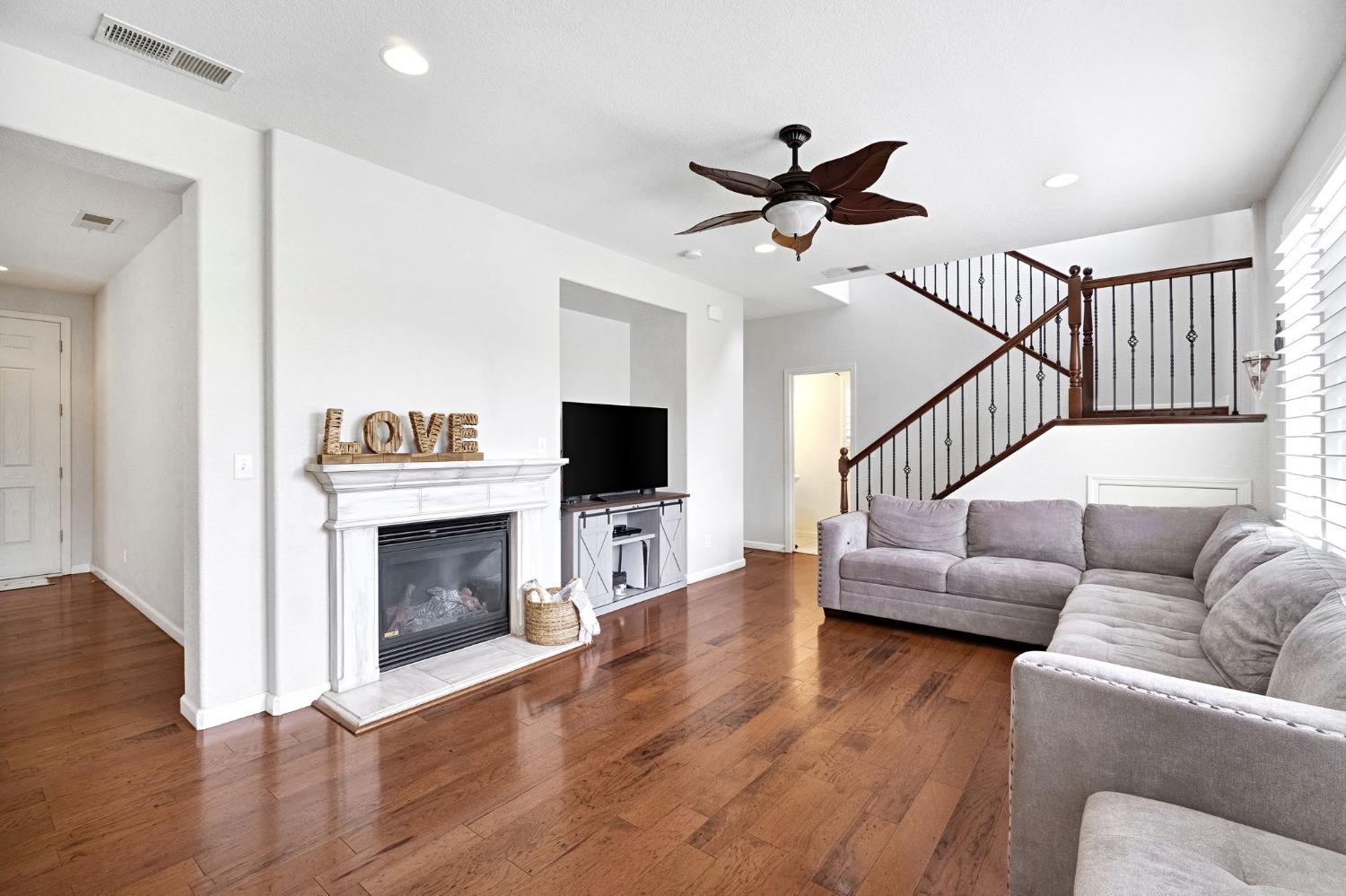 7382 E Fedora Ave, Fresno, CA 93737