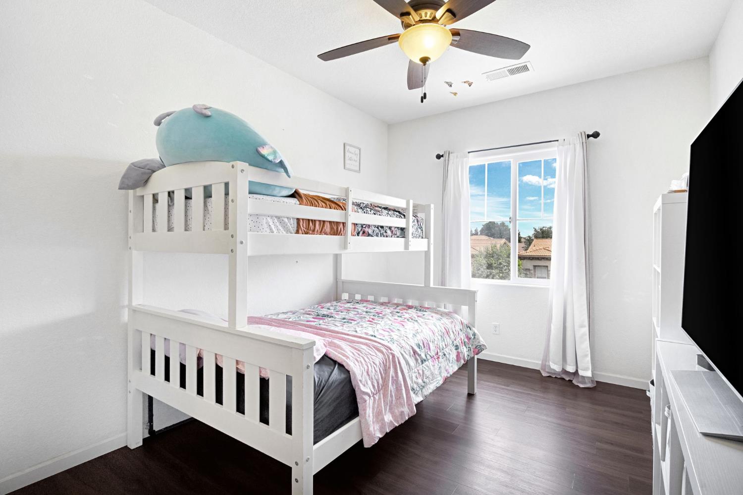 7382 E Fedora Ave, Fresno, CA 93737