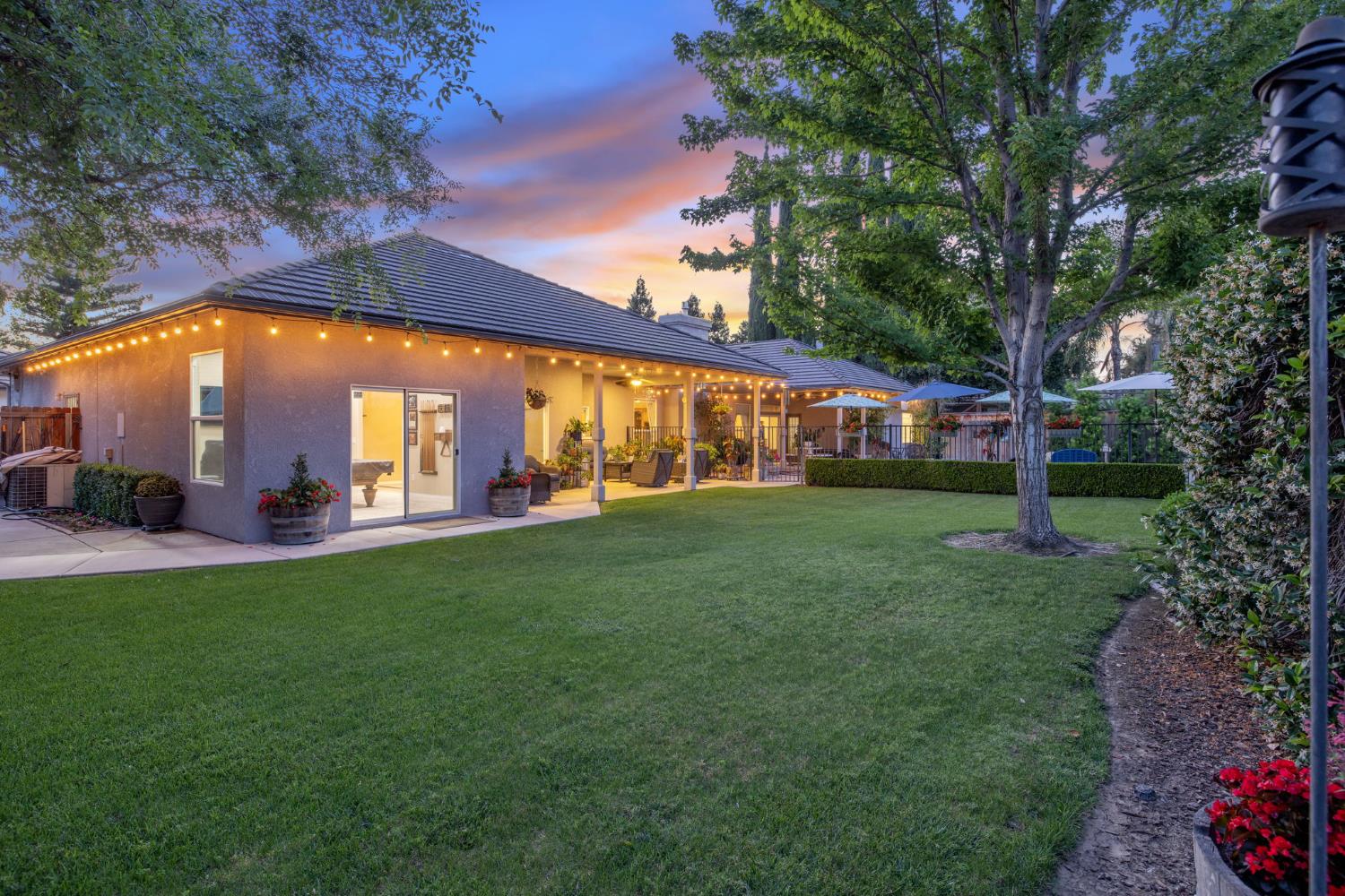 2833 E Laura Ct, Visalia, CA 93292