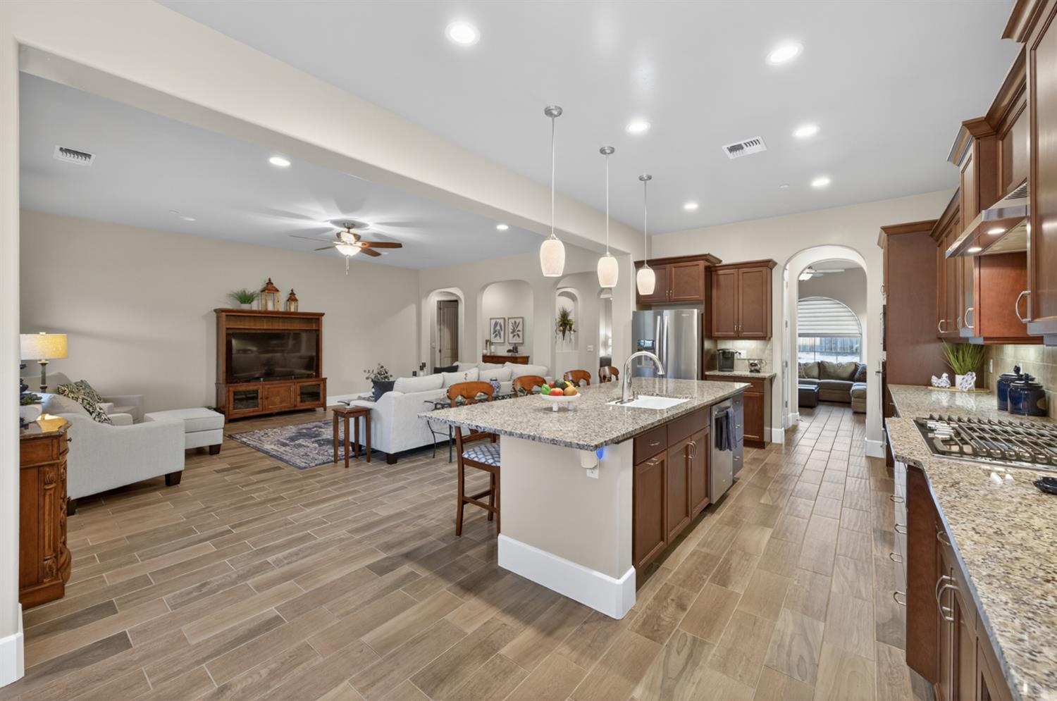 3096 Kenosha Ave, Clovis, CA 93619