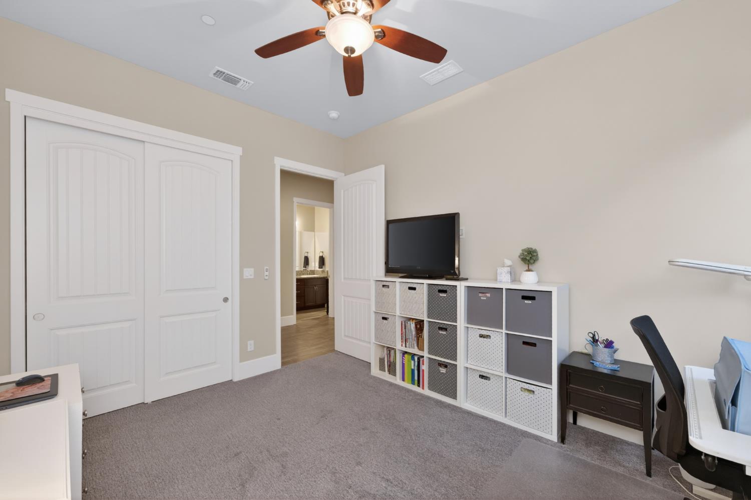 3096 Kenosha Ave, Clovis, CA 93619