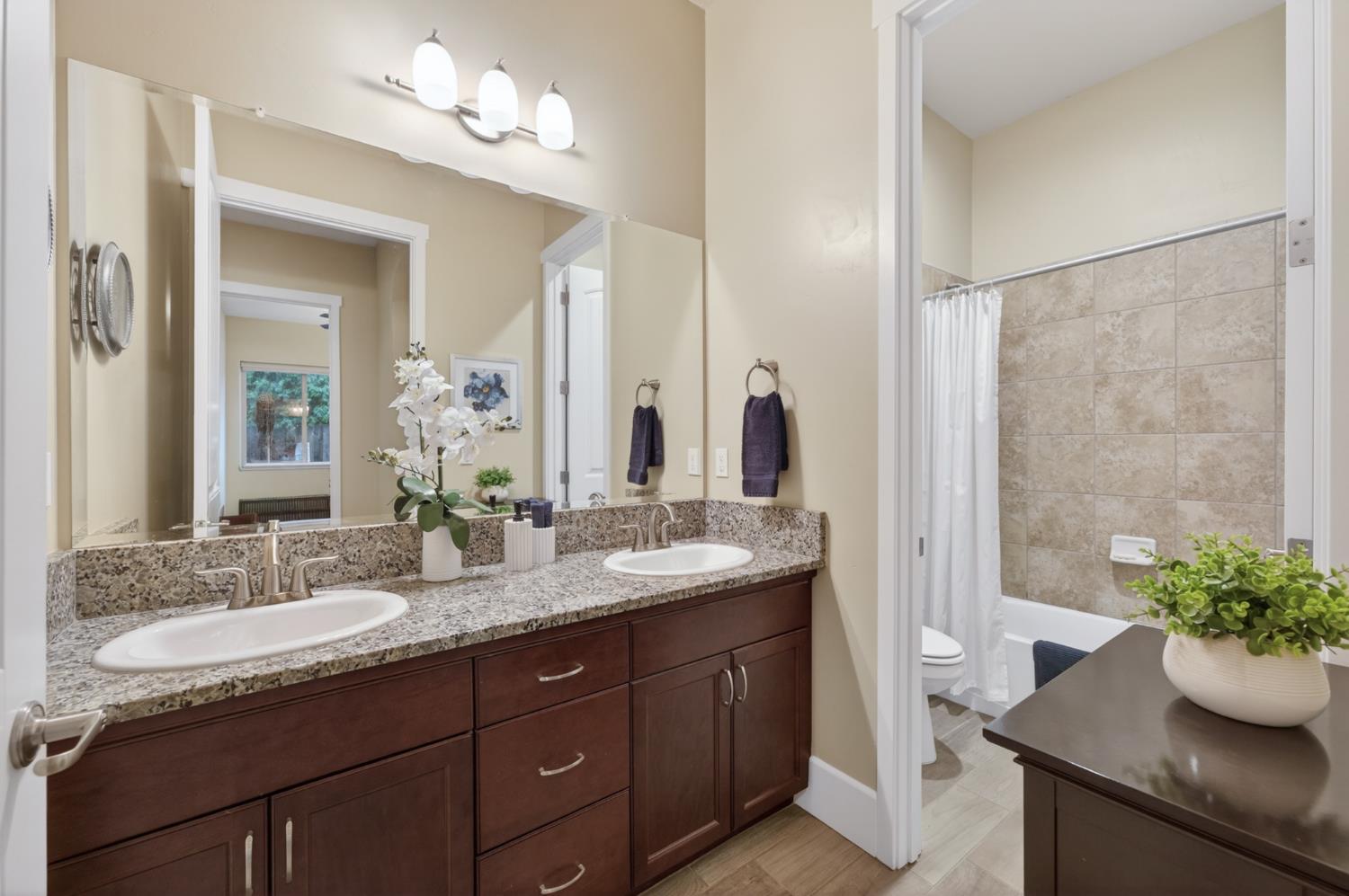 3096 Kenosha Ave, Clovis, CA 93619