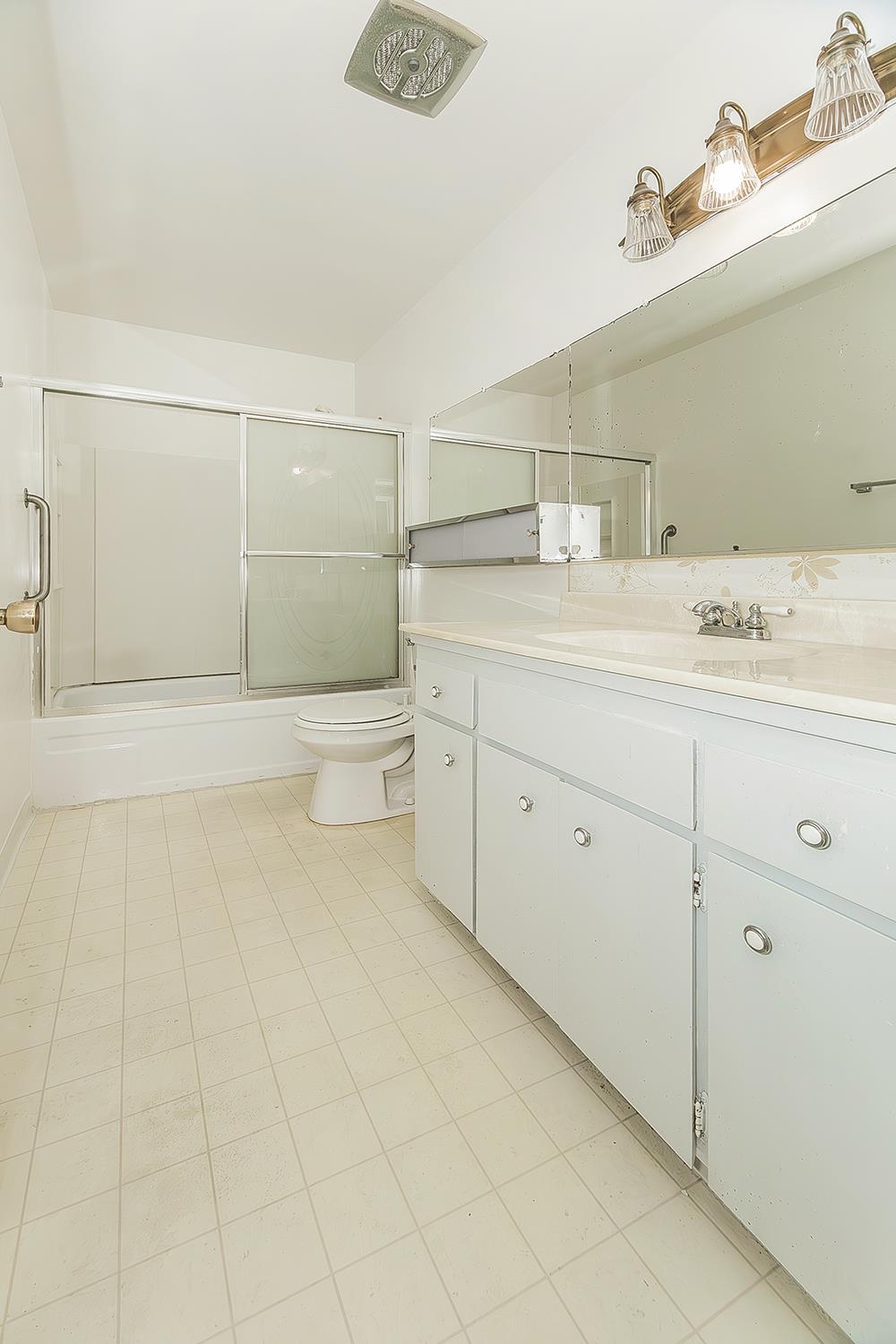 1717 E fremont, Fresno, CA 93710