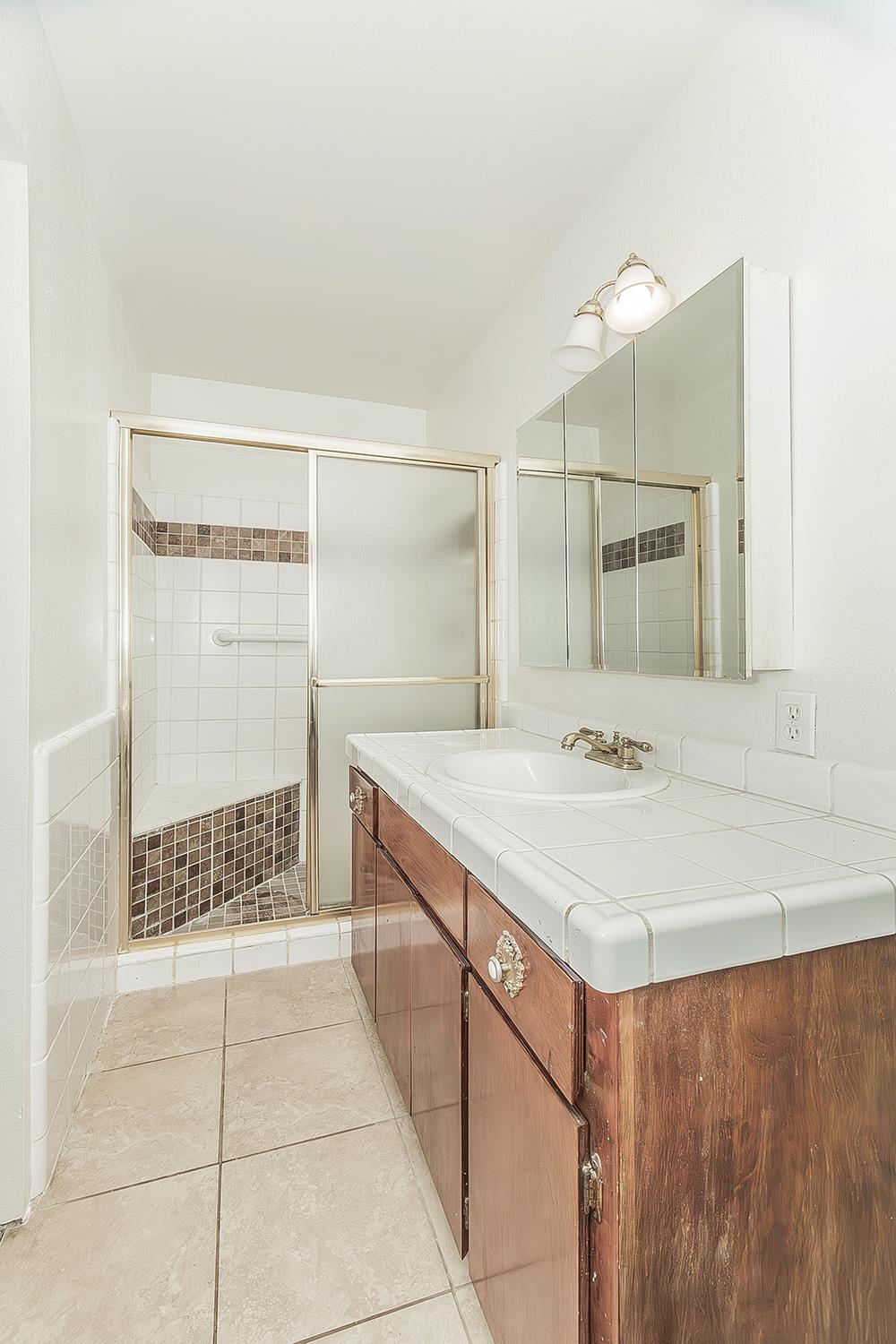 1717 E fremont, Fresno, CA 93710