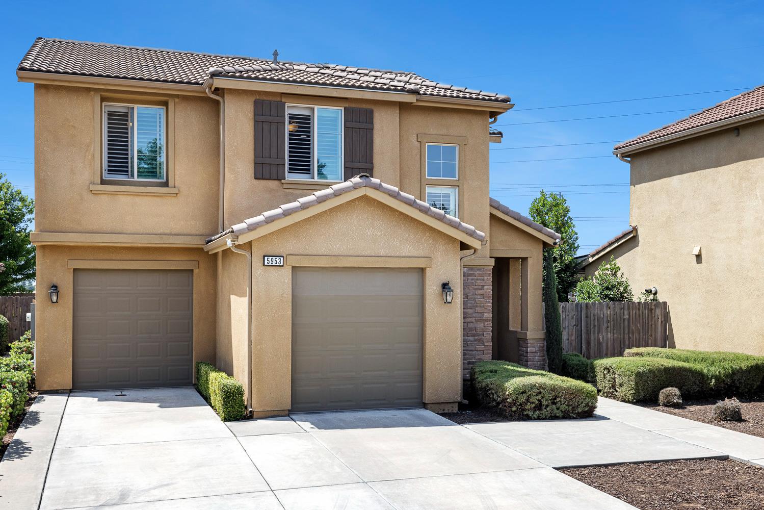 5953 W Turtle Bay Dr, Fresno, CA 93722