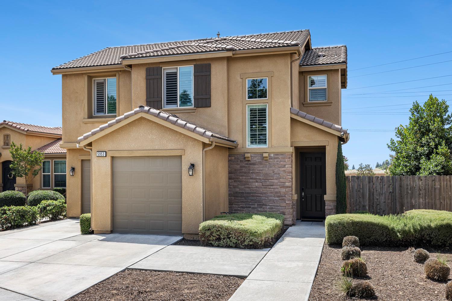5953 W Turtle Bay Dr, Fresno, CA 93722