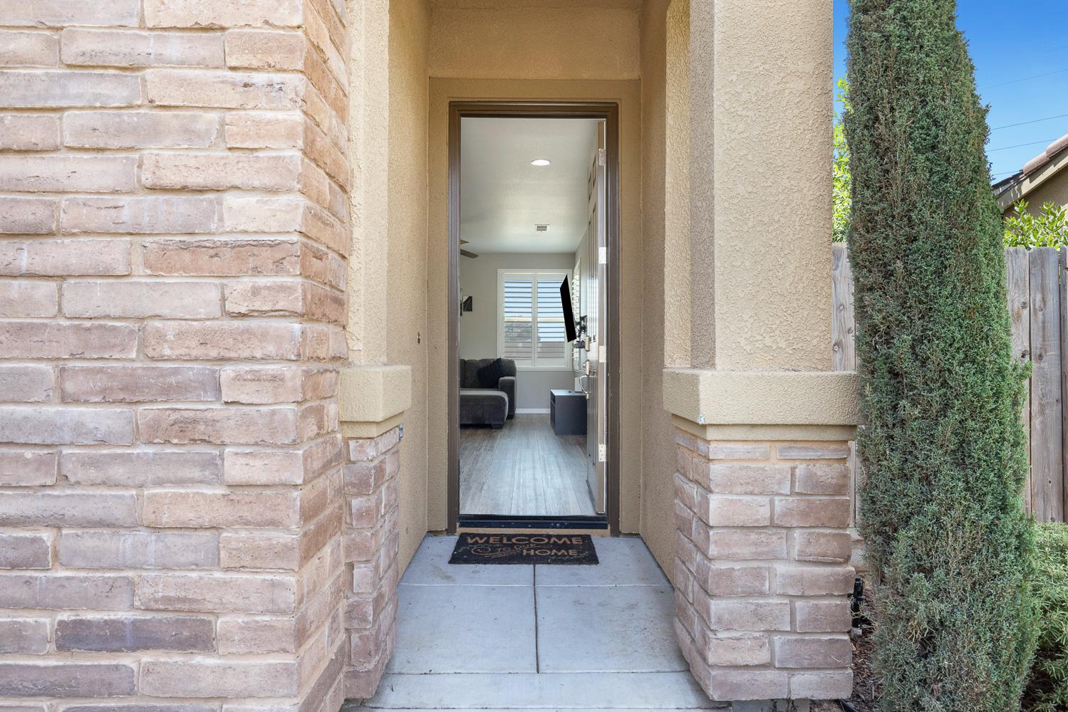 5953 W Turtle Bay Dr, Fresno, CA 93722