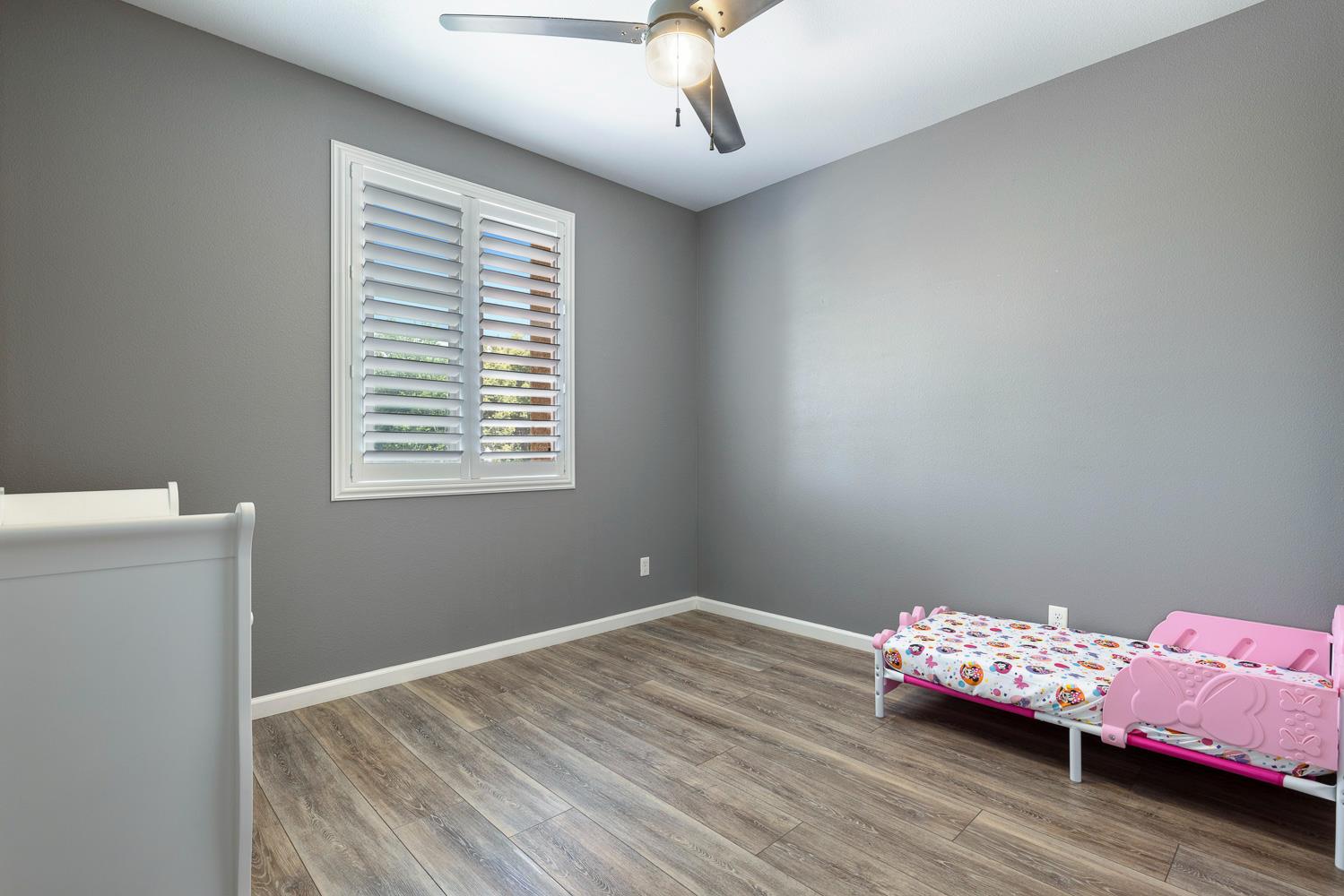 5953 W Turtle Bay Dr, Fresno, CA 93722