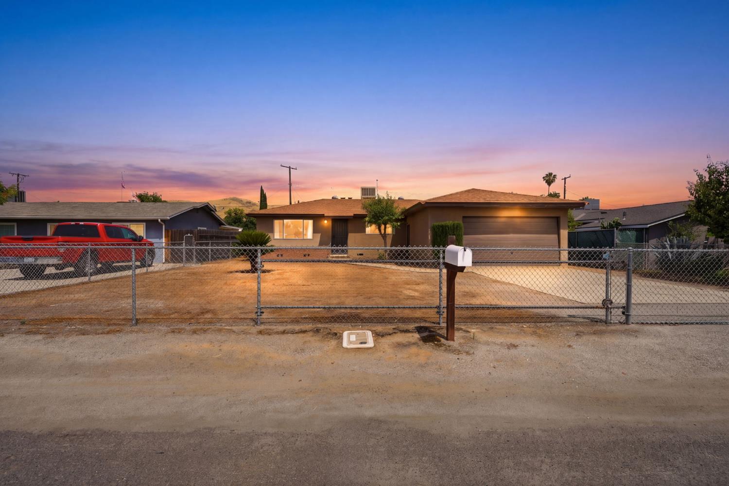 840 Laurel Ave, Lindsay, CA 93247