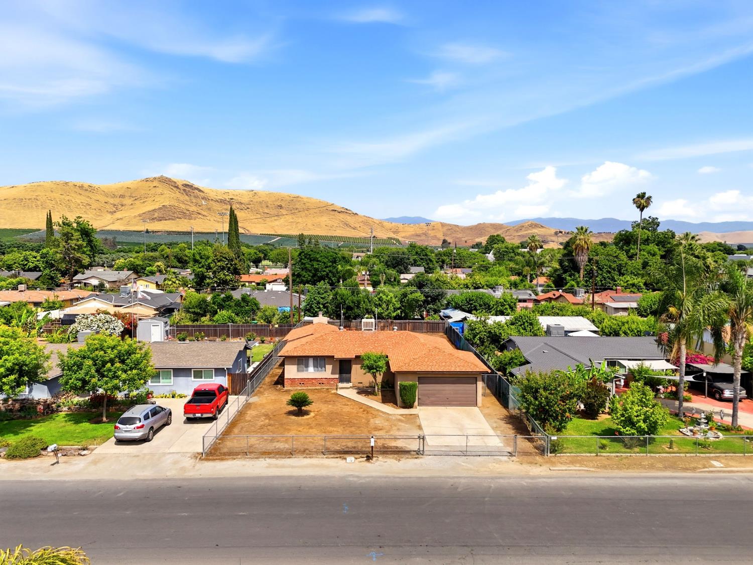 840 Laurel Ave, Lindsay, CA 93247