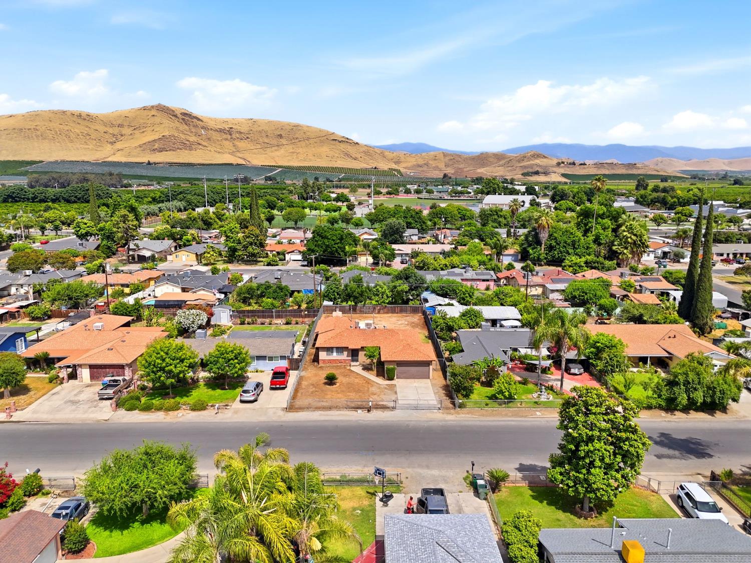 840 Laurel Ave, Lindsay, CA 93247