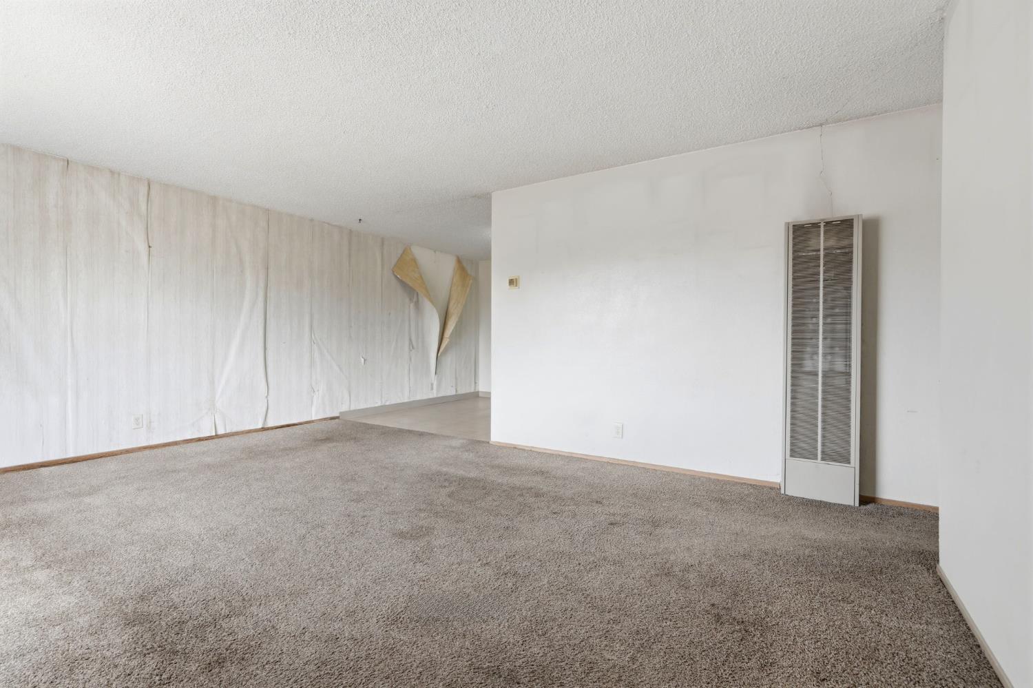 840 Laurel Ave, Lindsay, CA 93247