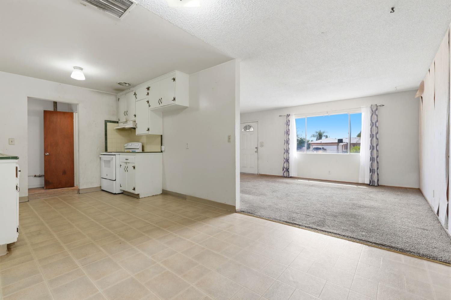 840 Laurel Ave, Lindsay, CA 93247