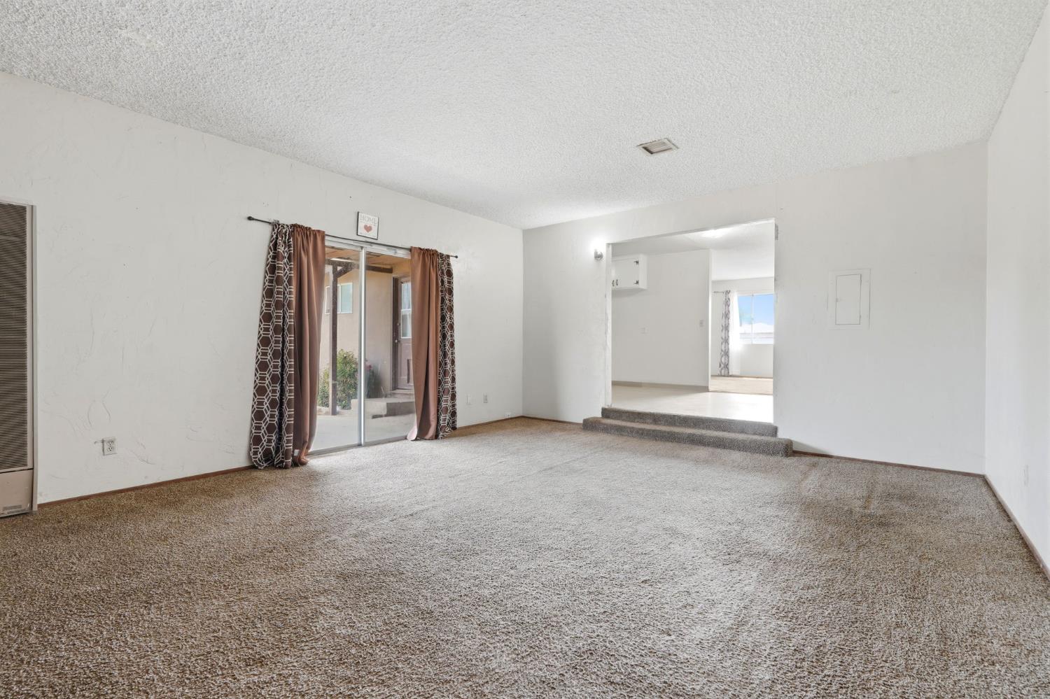 840 Laurel Ave, Lindsay, CA 93247
