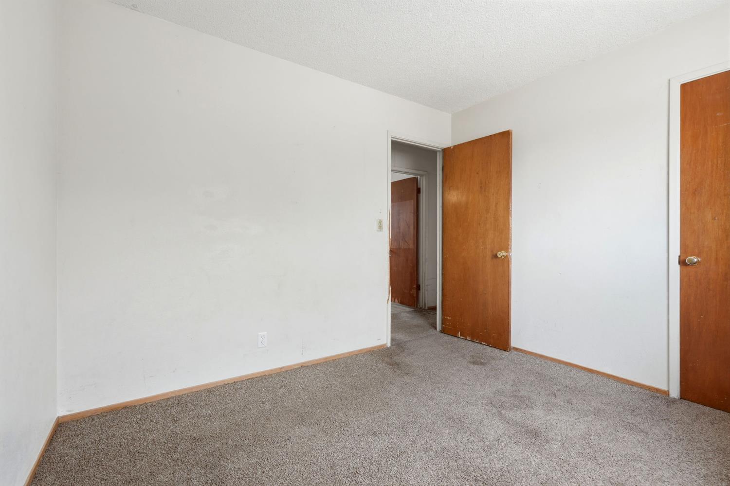 840 Laurel Ave, Lindsay, CA 93247