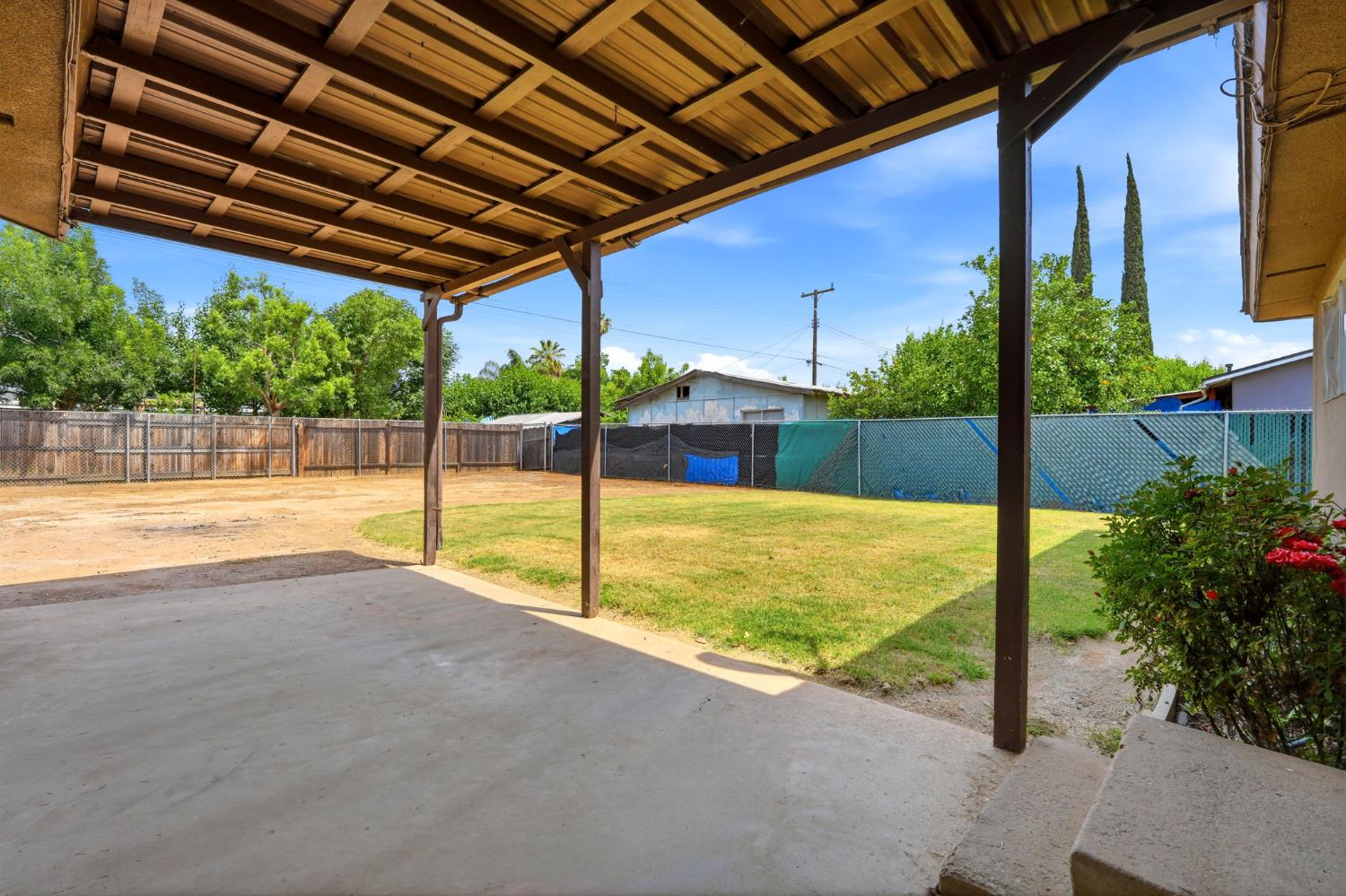 840 Laurel Ave, Lindsay, CA 93247