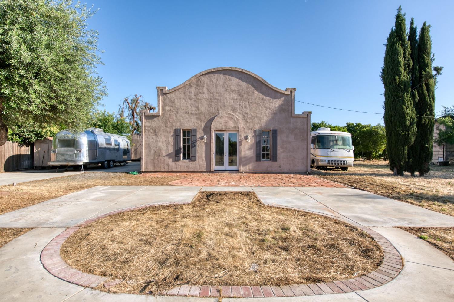 6691 E Olive Ave, Fresno, CA 93727