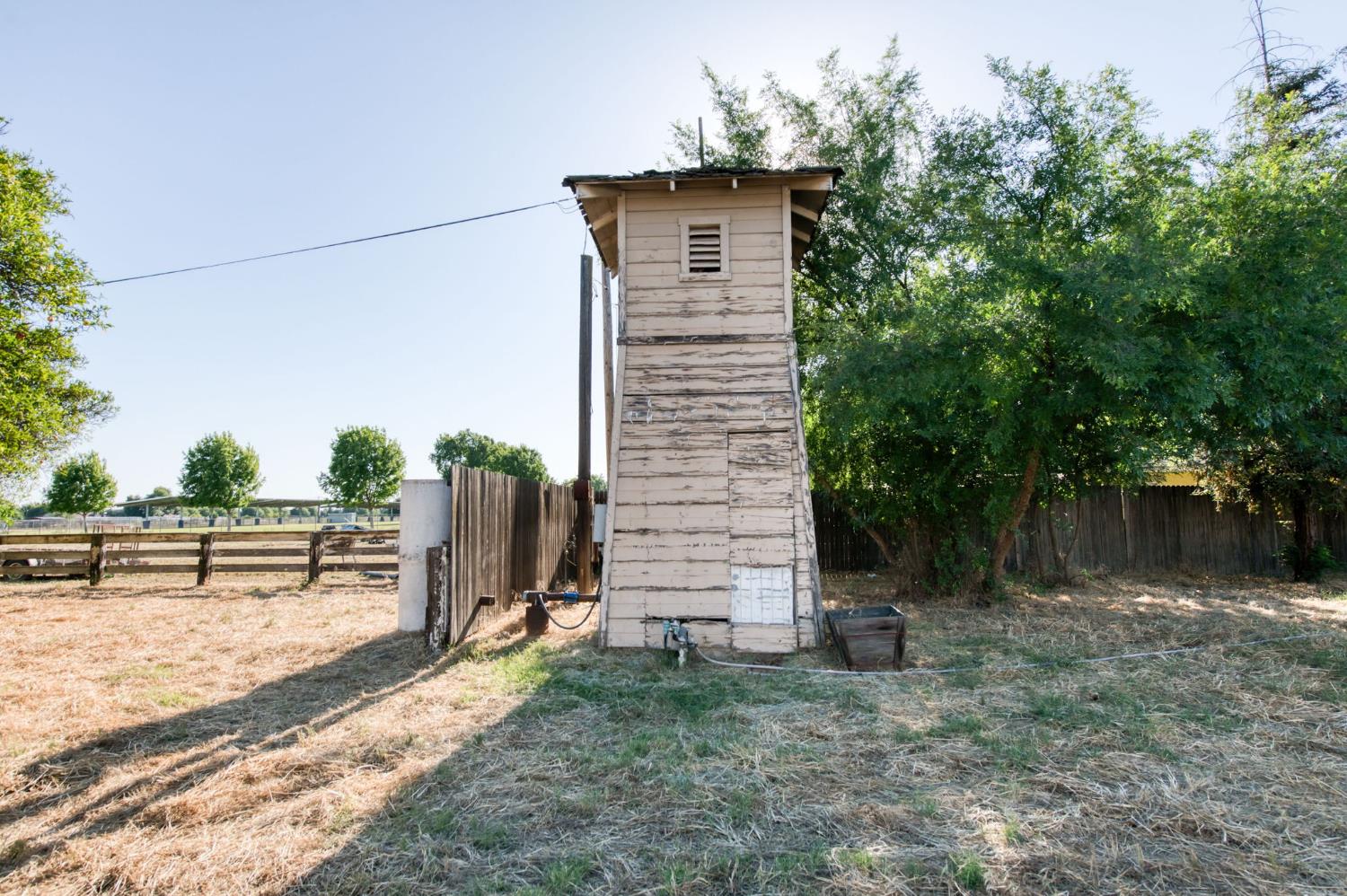6691 E Olive Ave, Fresno, CA 93727