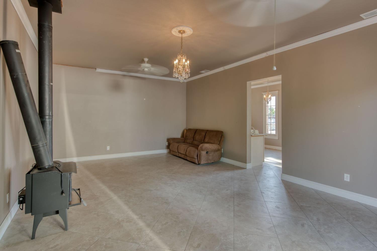 6691 E Olive Ave, Fresno, CA 93727
