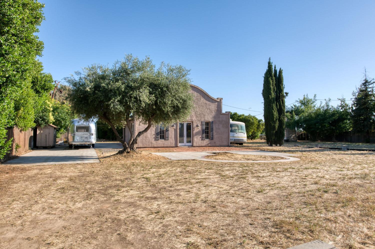 6691 E Olive Ave, Fresno, CA 93727