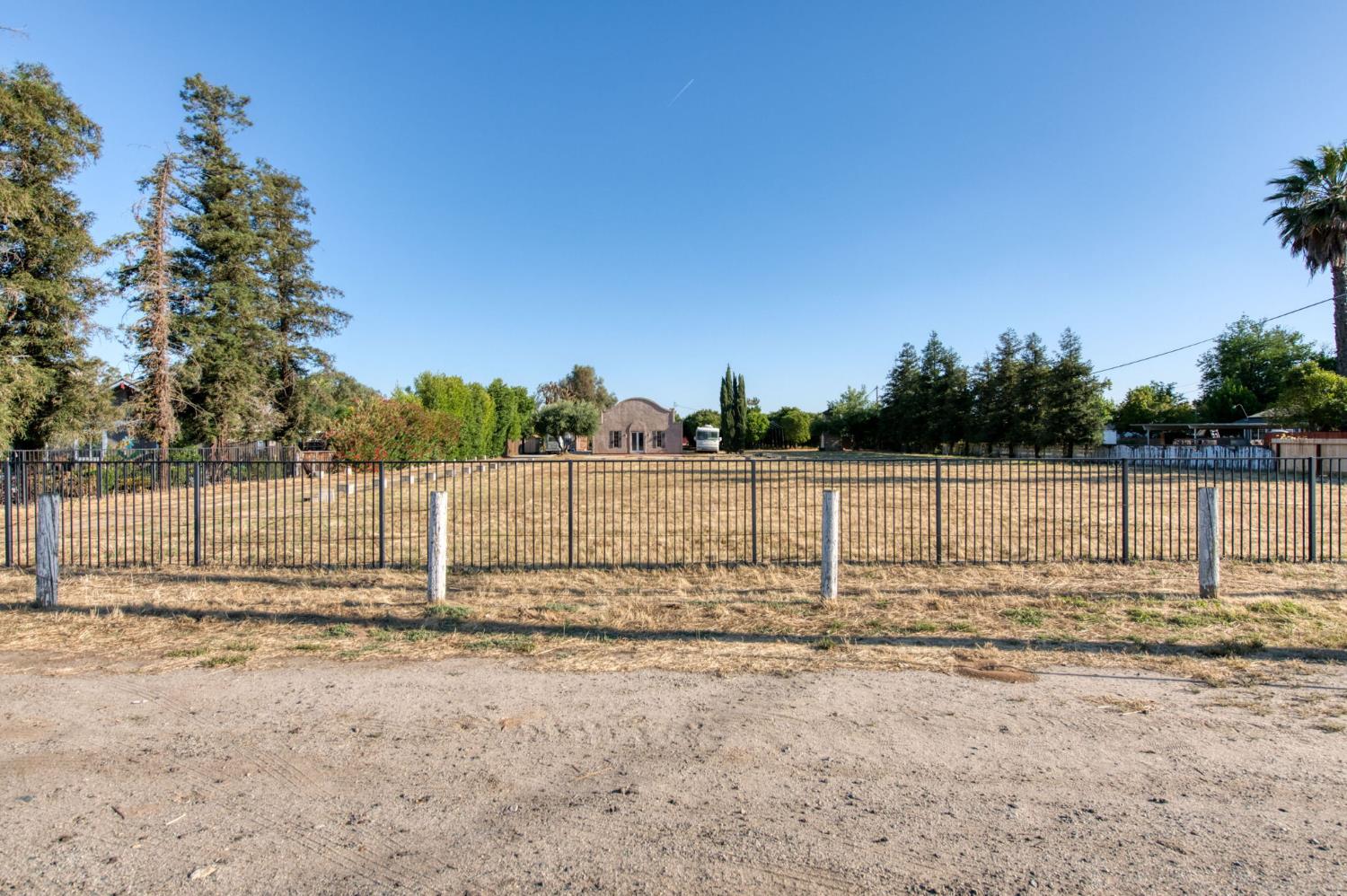 6691 E Olive Ave, Fresno, CA 93727