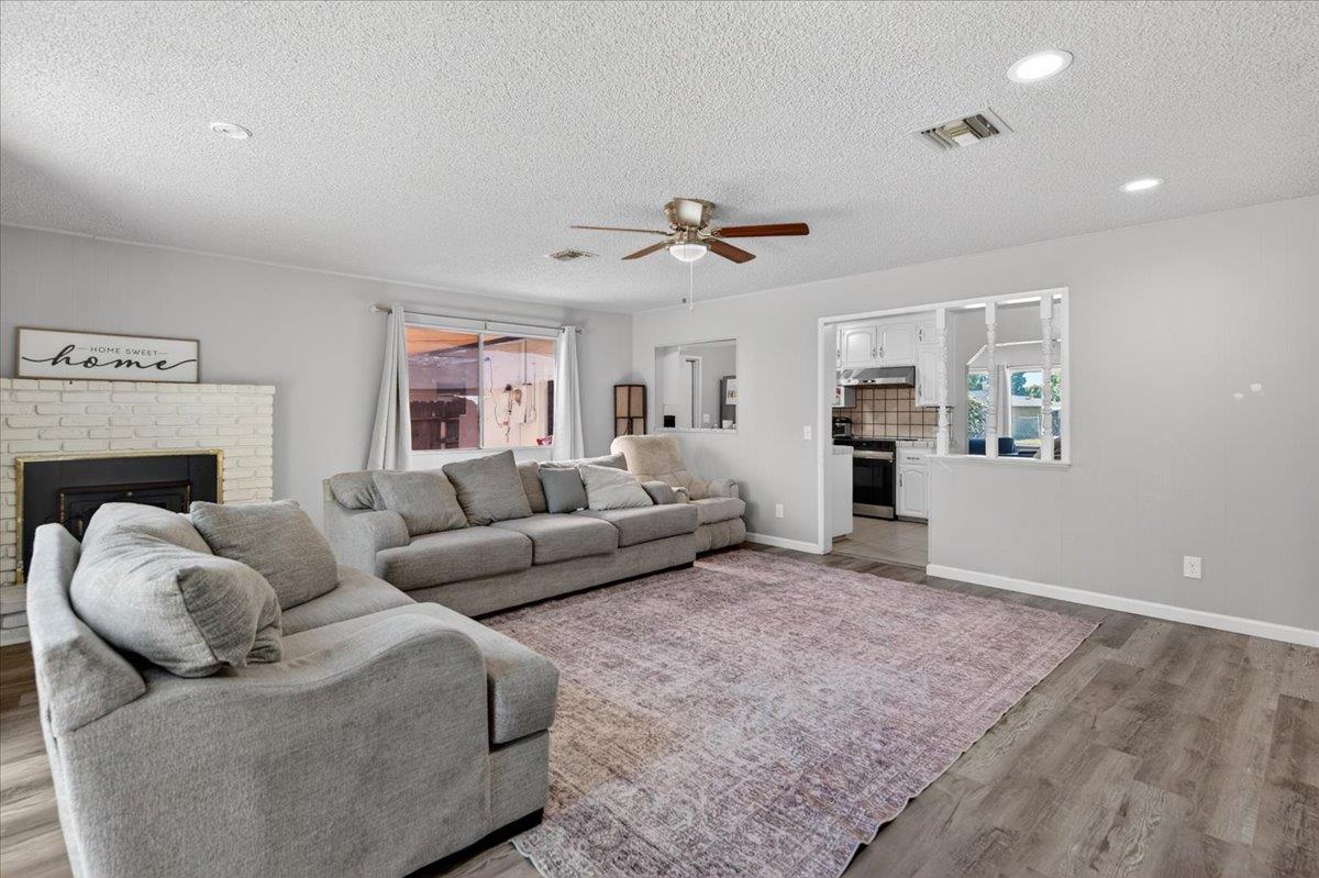 4737 E Cornell Ave, Fresno, CA 93703