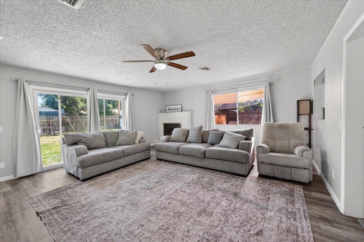 4737 E Cornell Ave, Fresno, CA 93703