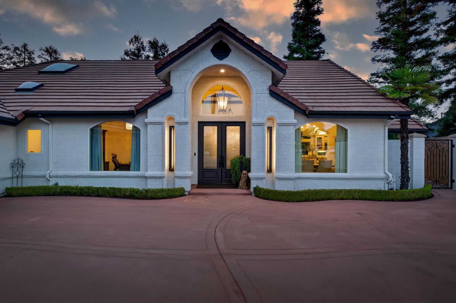 601 Decatur Ave, Clovis, CA 93611