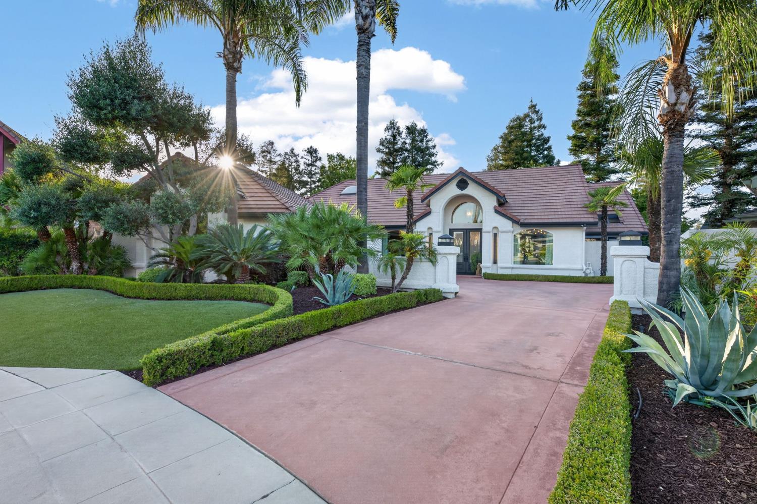 601 Decatur Ave, Clovis, CA 93611