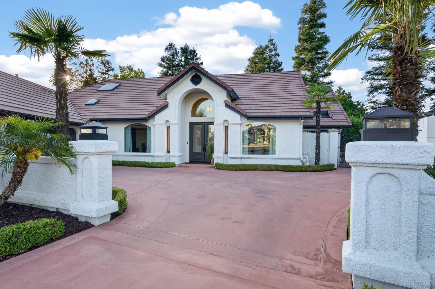 601 Decatur Ave, Clovis, CA 93611