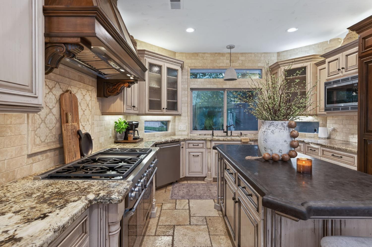 601 Decatur Ave, Clovis, CA 93611