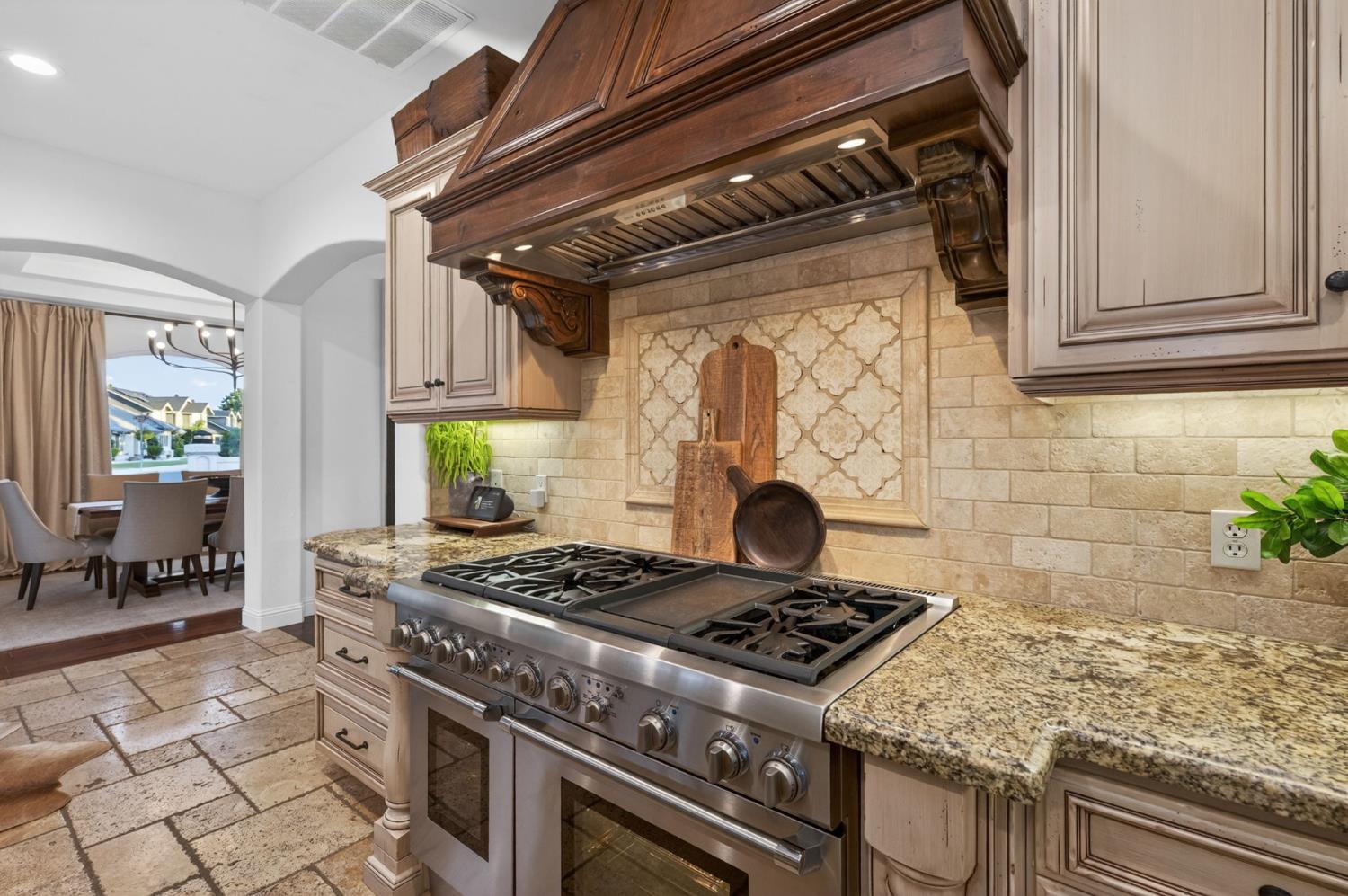 601 Decatur Ave, Clovis, CA 93611
