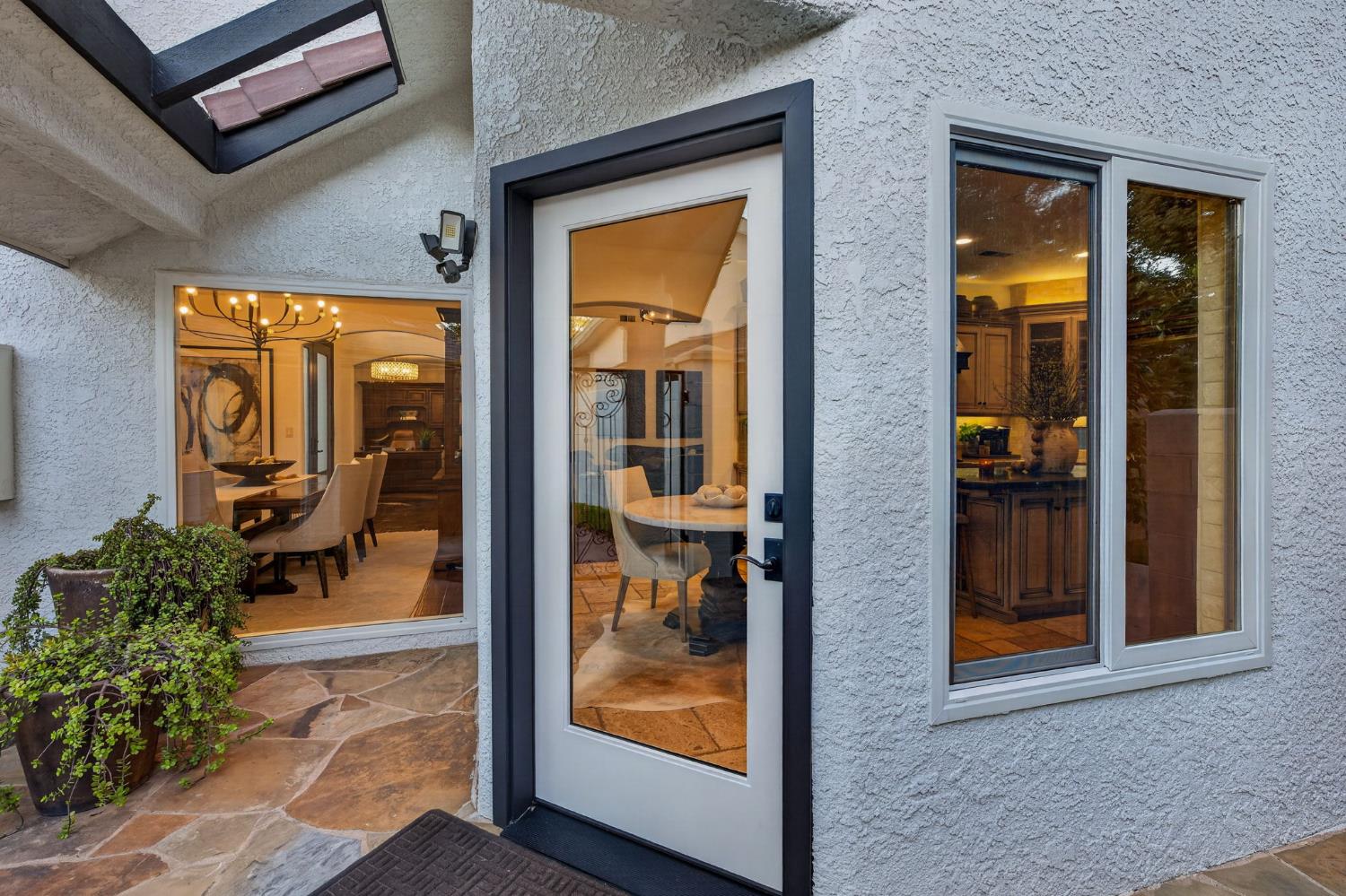601 Decatur Ave, Clovis, CA 93611