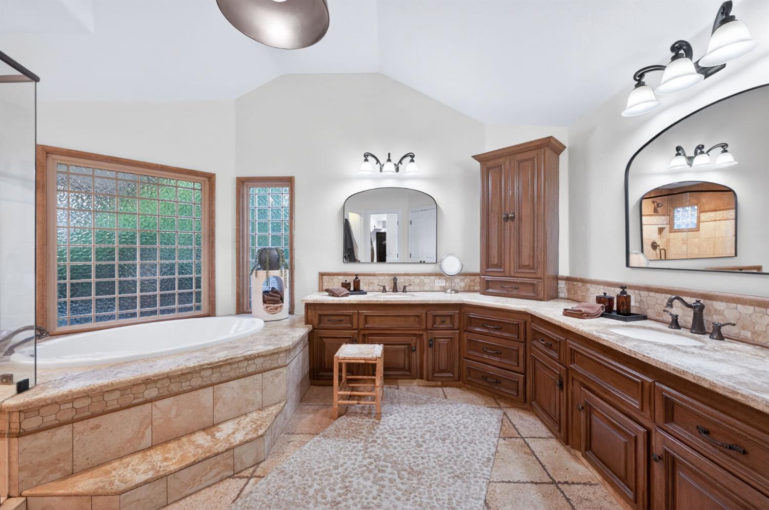 601 Decatur Ave, Clovis, CA 93611
