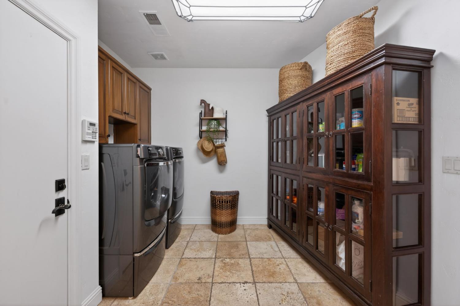 601 Decatur Ave, Clovis, CA 93611