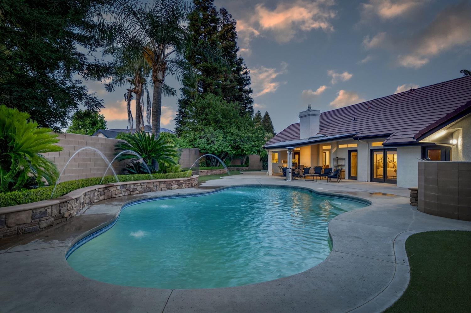 601 Decatur Ave, Clovis, CA 93611