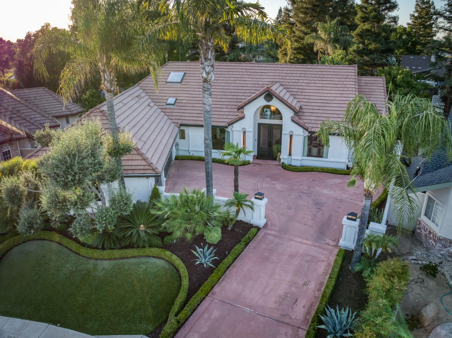 601 Decatur Ave, Clovis, CA 93611