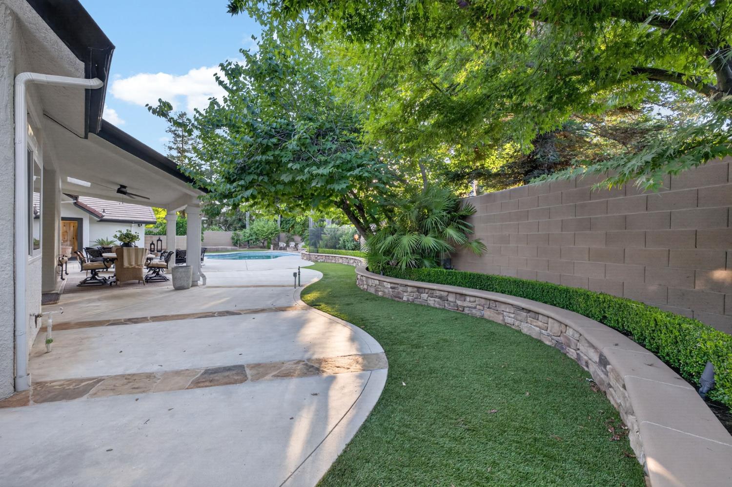 601 Decatur Ave, Clovis, CA 93611