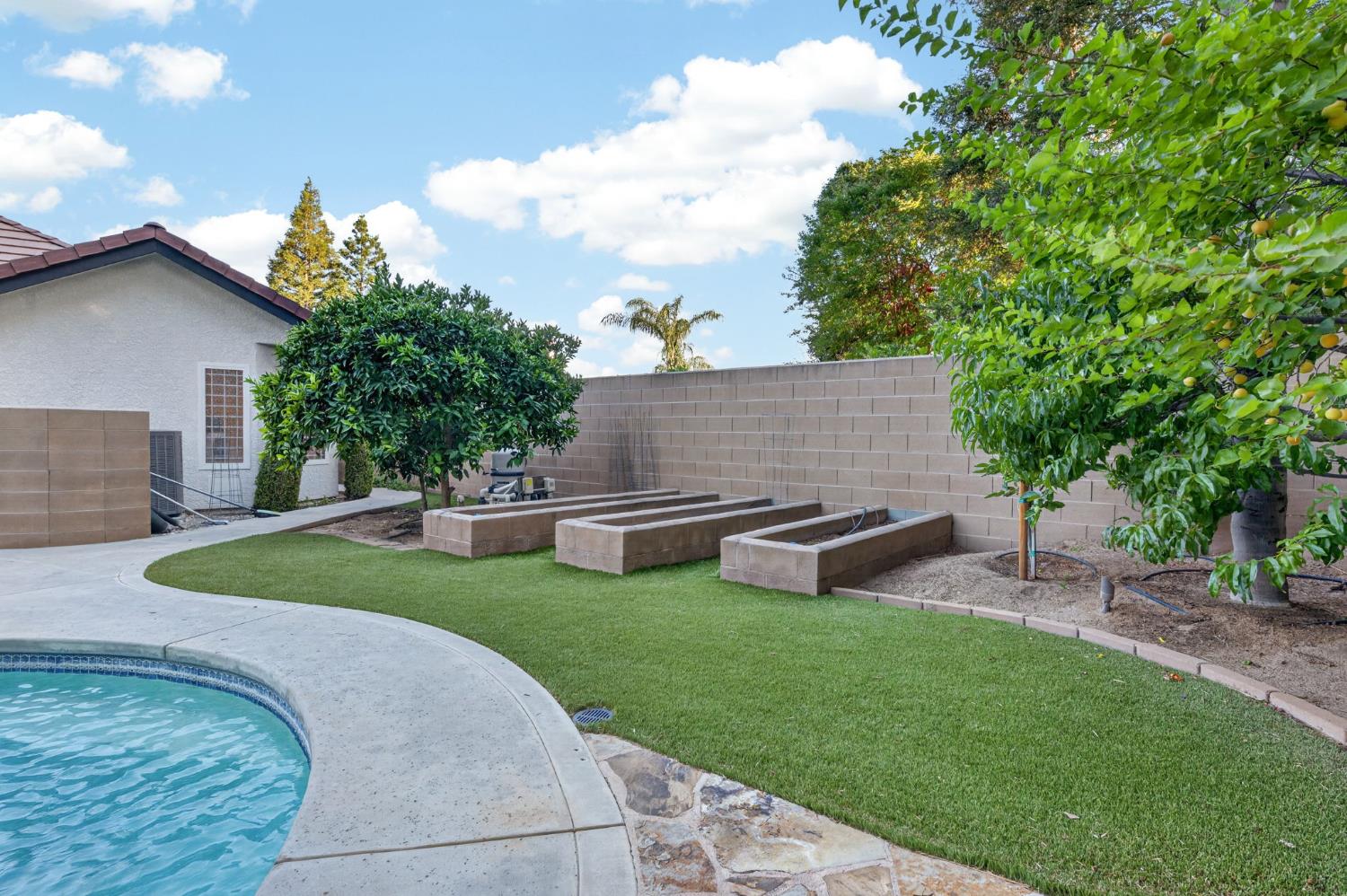 601 Decatur Ave, Clovis, CA 93611