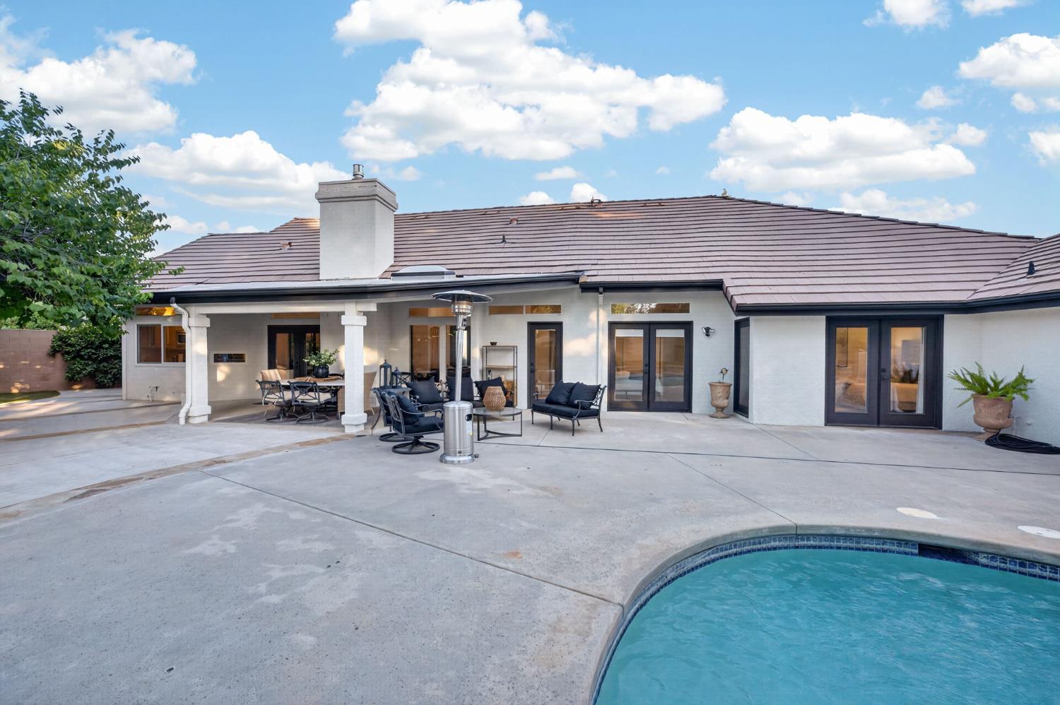 601 Decatur Ave, Clovis, CA 93611