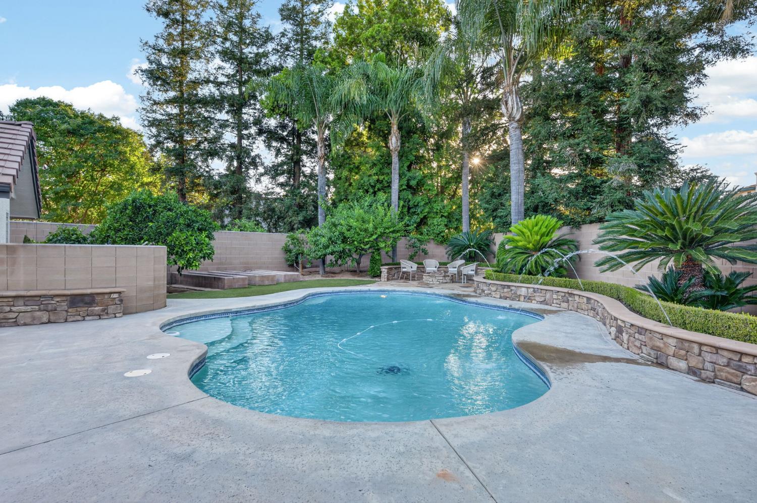 601 Decatur Ave, Clovis, CA 93611