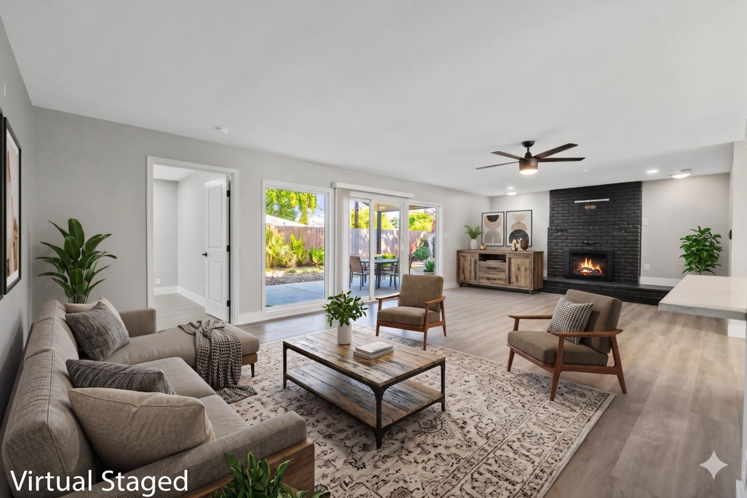 2424 W Fairview Ct, Visalia, CA 93277