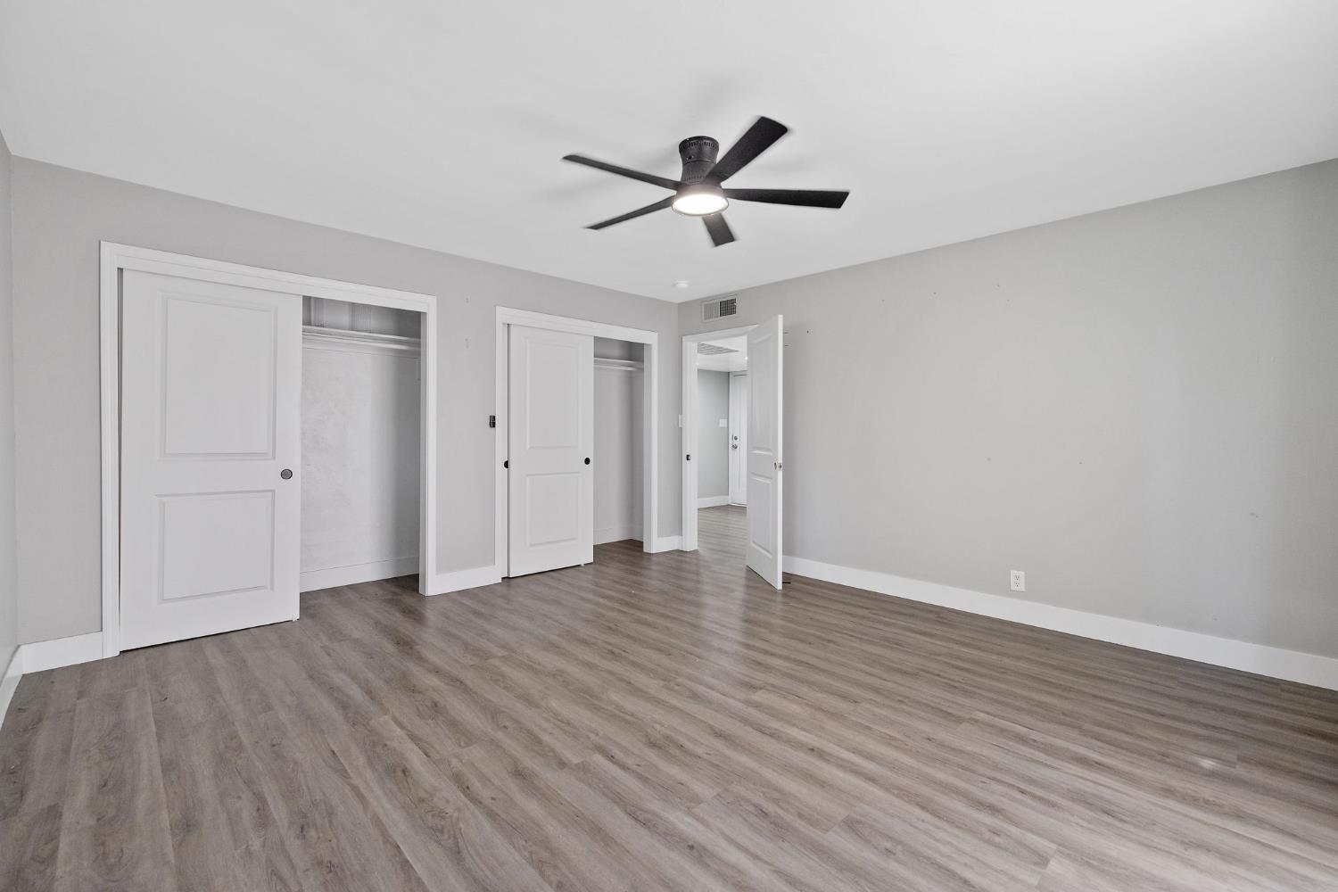 2424 W Fairview Ct, Visalia, CA 93277