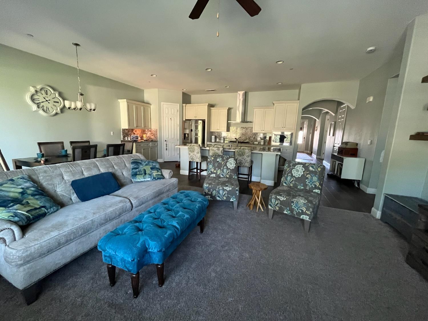 2434 S Claremont Ave, Fresno, CA 93727